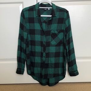 UO green and black plaid flannel